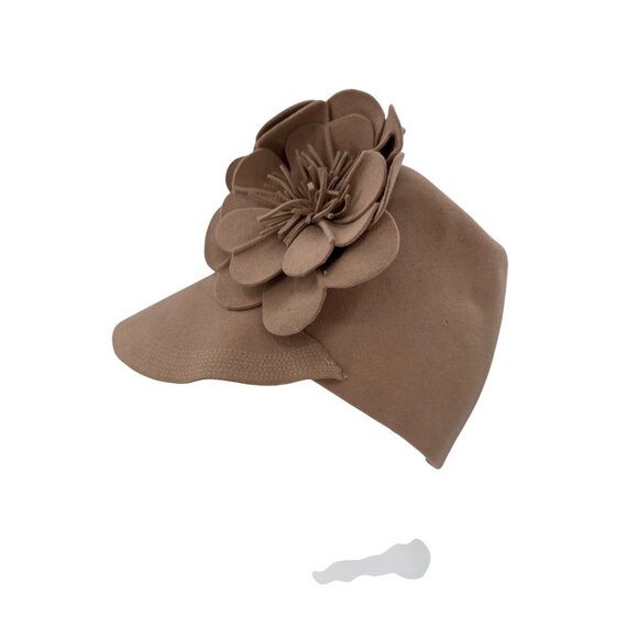 Womens Tan Cloche Hat With Floral Embellishment 21.25” circumference Pin-up - Picture 2 of 6